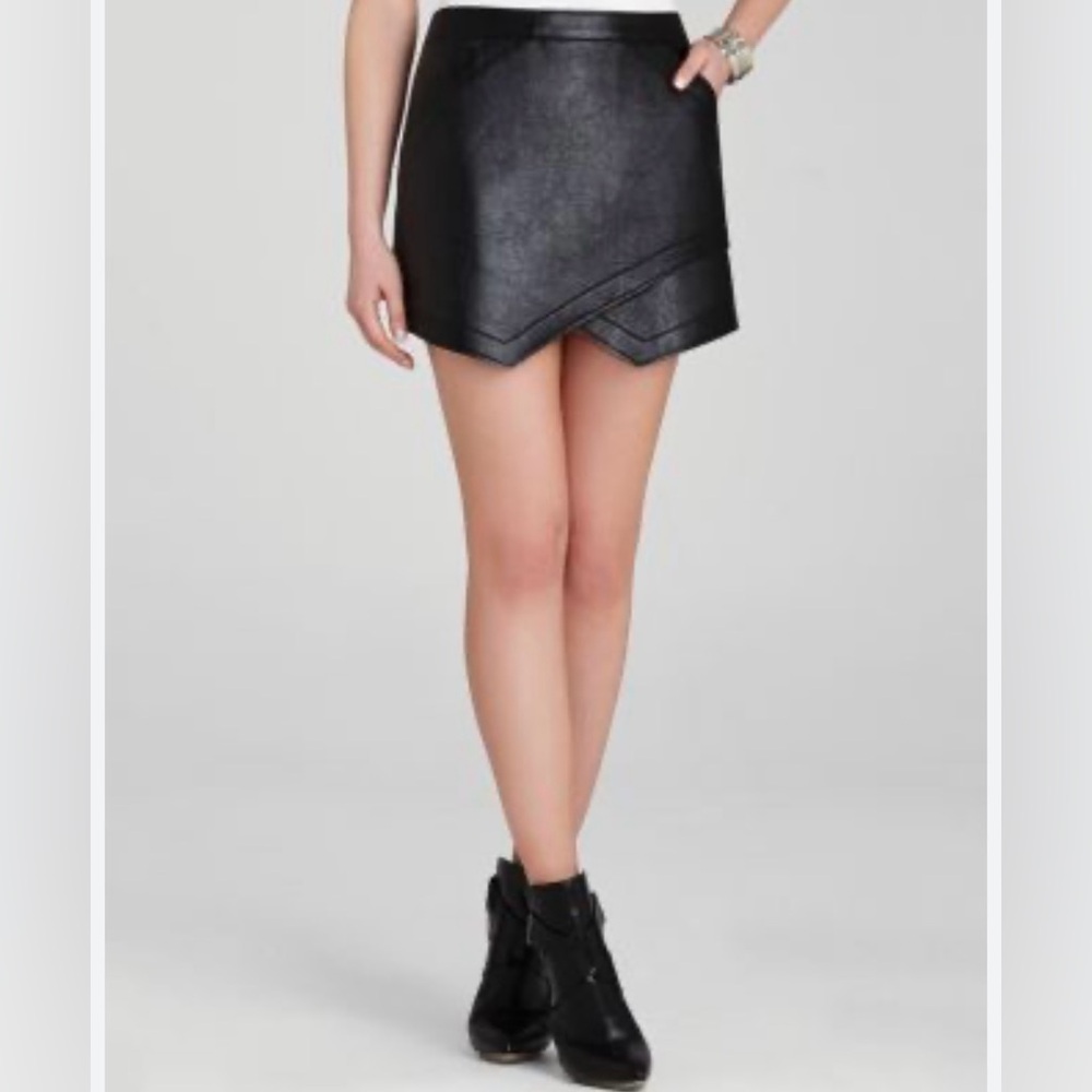 Bcbg maxazria black leather skirt size medium